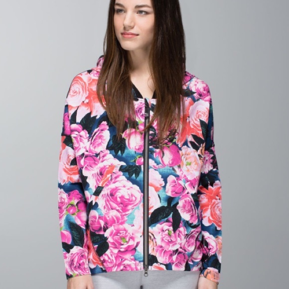 Lululemon Lululemon Hold Your Om Hoodie
Secret Garden / Black size 6 floral top - Picture 1 of 16